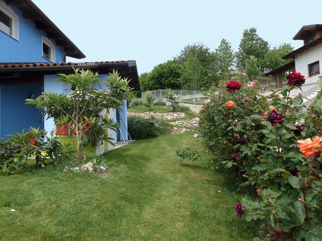 La Casa Blu Apartment Montegrosso dʼAsti Стая снимка