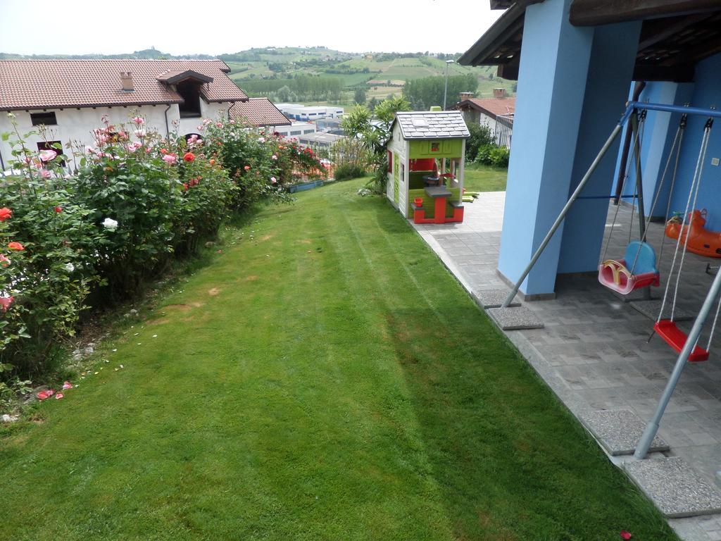 La Casa Blu Apartment Montegrosso dʼAsti Стая снимка