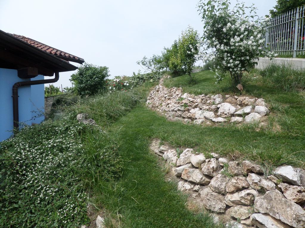 La Casa Blu Apartment Montegrosso dʼAsti Стая снимка